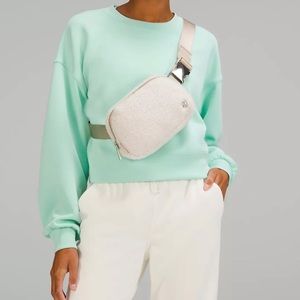 Lululemon fleece belt bag